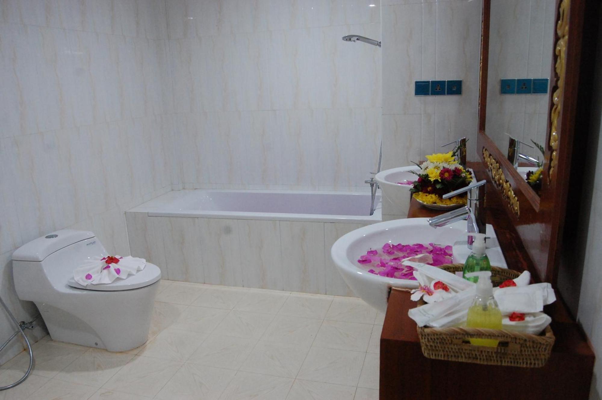 Su Tine San Royal Palace Hotel Bagan Extérieur photo